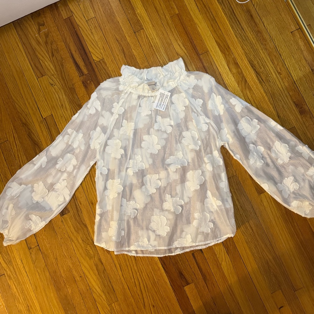NWT White Semi-sheer Floral Blouse with Ruffle Collar in size S